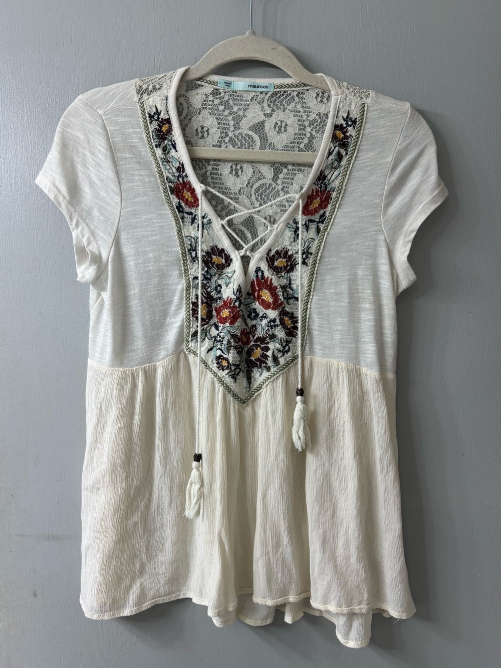 maurices Women's L White Ivory V-Neck Short Sleeve Lace Back Tassel
Blouse